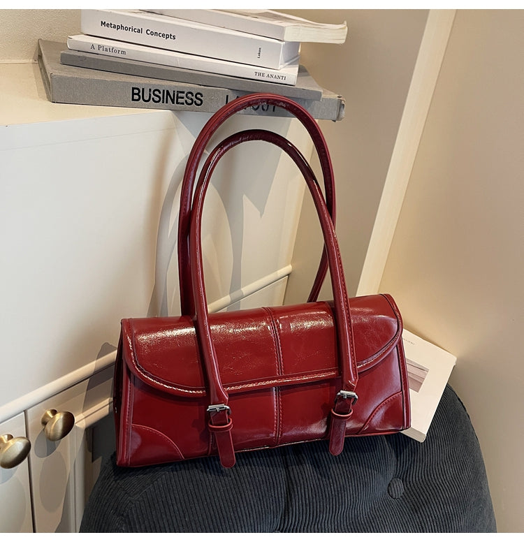 VELORA Chic French-style vintage underarm bag—stylish, versatile, and elegant.