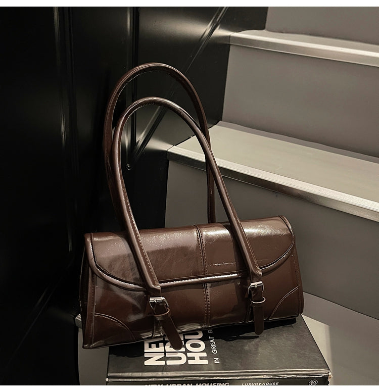 VELORA Chic French-style vintage underarm bag—stylish, versatile, and elegant.