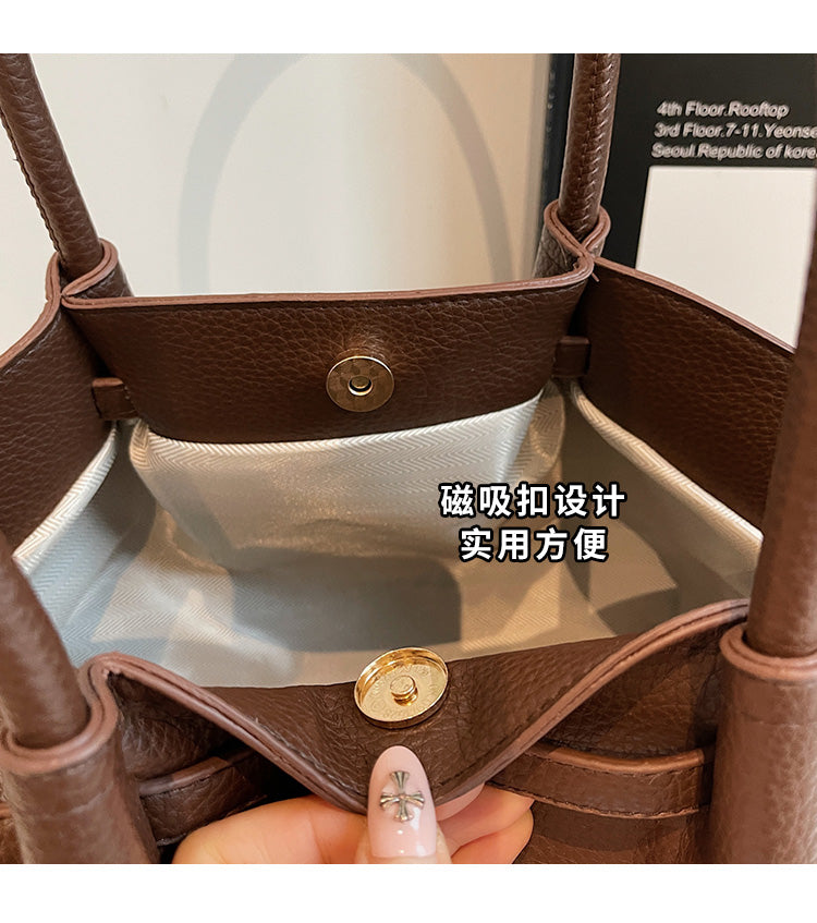 VELORA Stylish Retro Pleated Commuter Tote – A Unique Leather Shoulder Bag